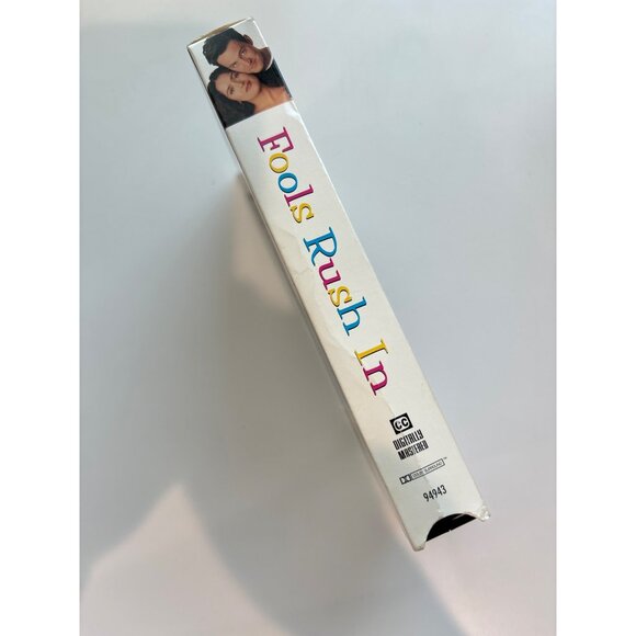 Fools Rush In VHS Movie Matthew Perry & Salma Hayek Columbia Pictures Romantic C - Picture 4 of 5